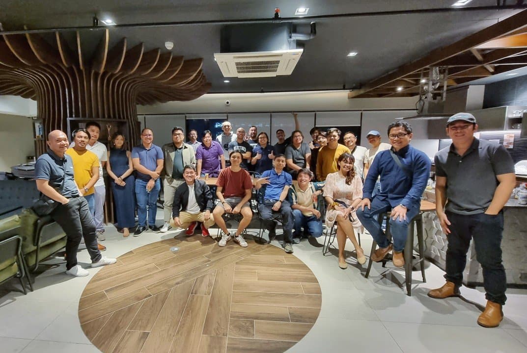 eHeads 6 attendees gathered for a group photo after the talk on building a tech talent pipeline