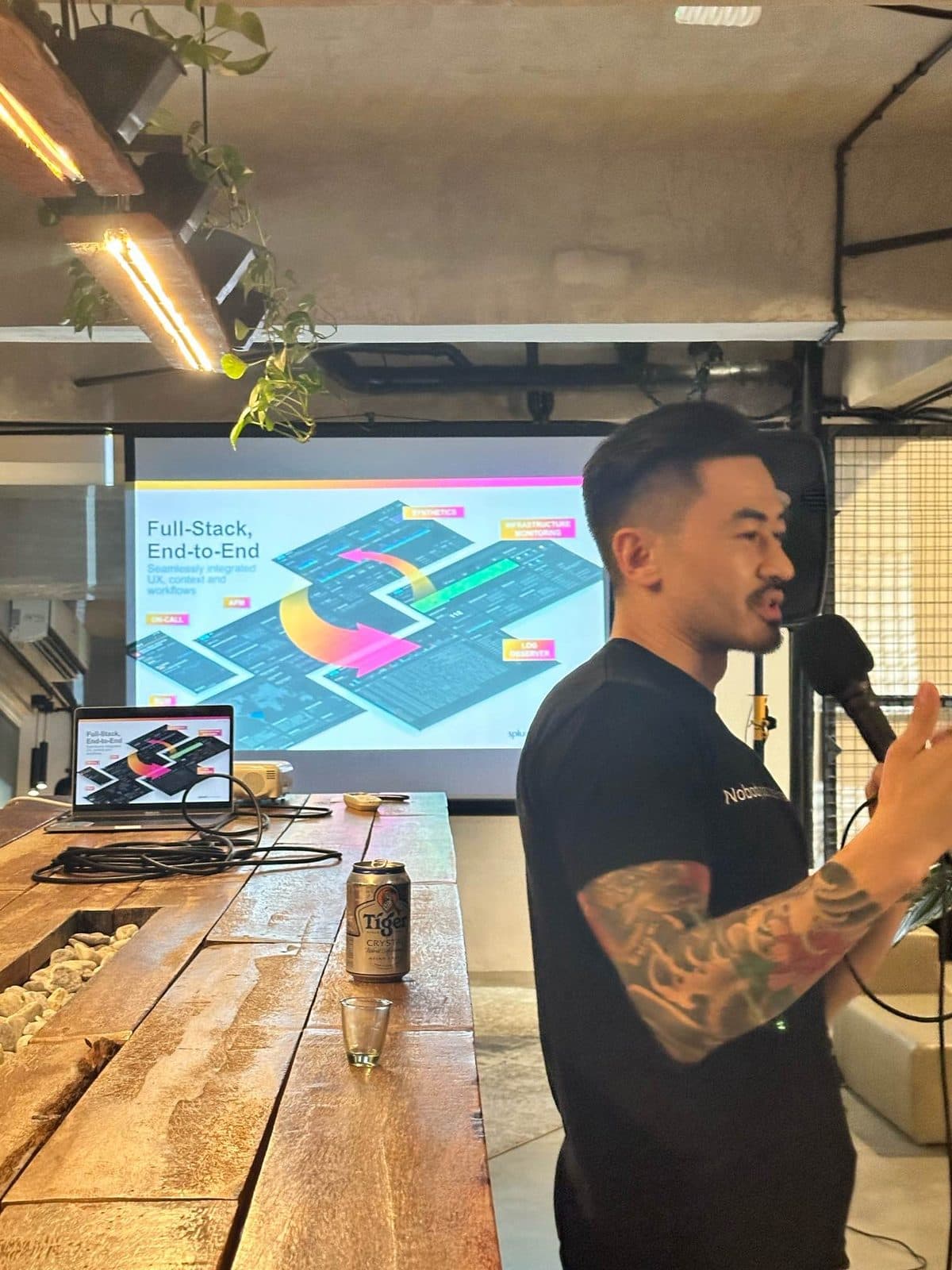 A talk in progress at eHeads 8