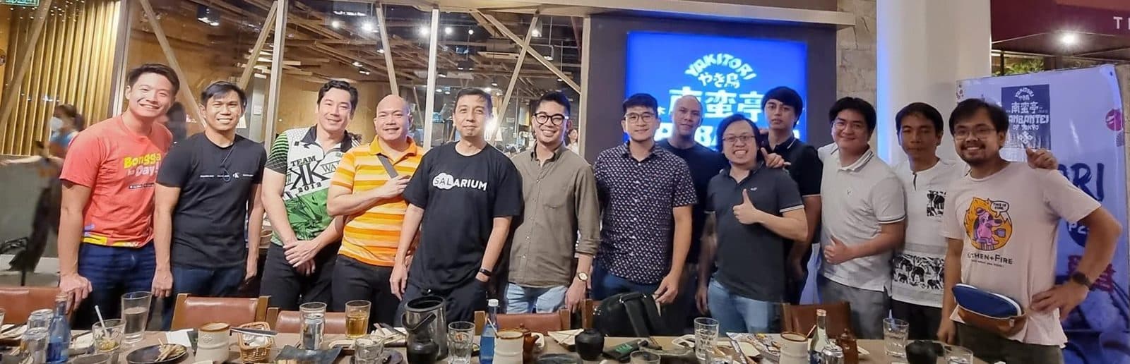 eHeads members gathered for a group photo at dinner